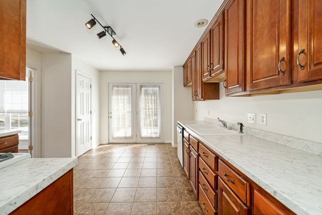647 Durrett Dr, Nashville, TN 37211