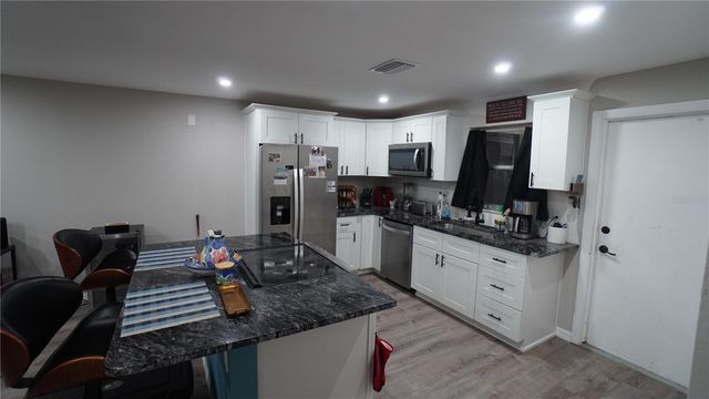 3312 RAMBLEWOOD PLACE, Sarasota, FL 34237