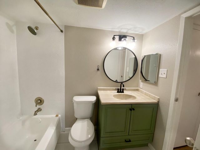 101 Stratford Street 107, Houston, TX 77006