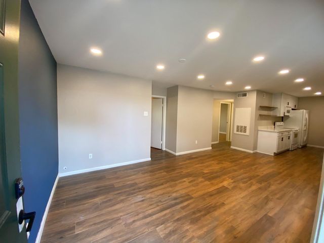 101 Stratford Street 107, Houston, TX 77006