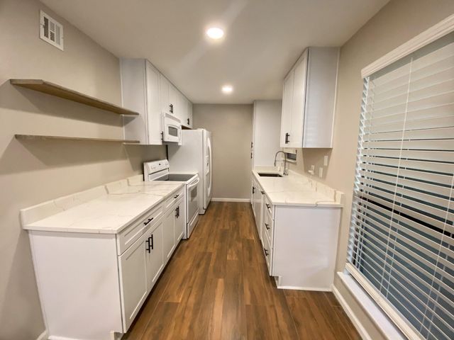 101 Stratford Street 107, Houston, TX 77006