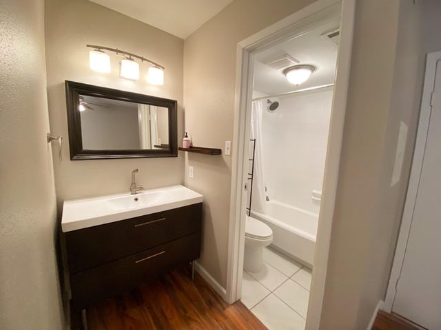 101 Stratford Street 107, Houston, TX 77006