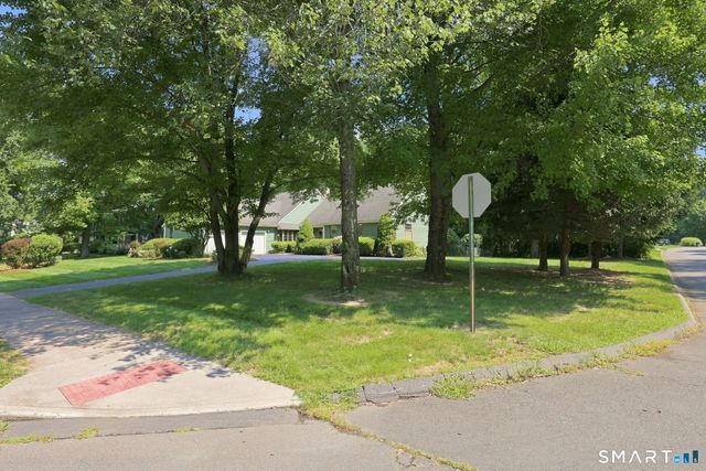 21 Ethan Drive, Windsor, CT 06095