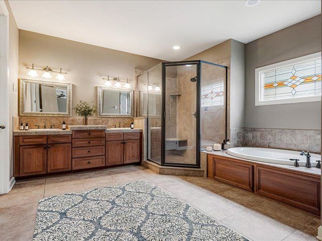 4597 WHISPER SPRING DR, Collierville, TN 38017