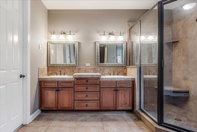 4597 WHISPER SPRING DR, Collierville, TN 38017