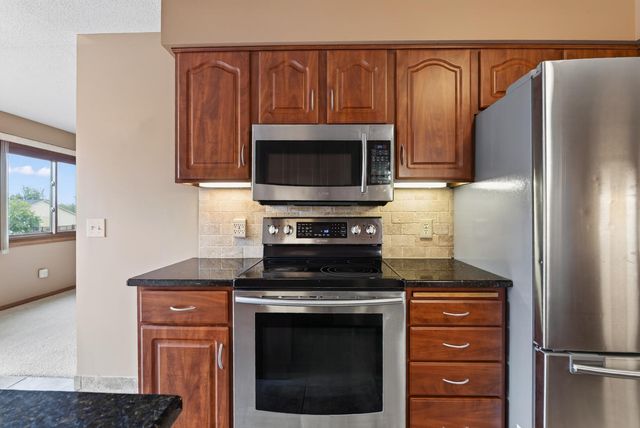 4480 Clover Lane A, Eagan, MN 55122