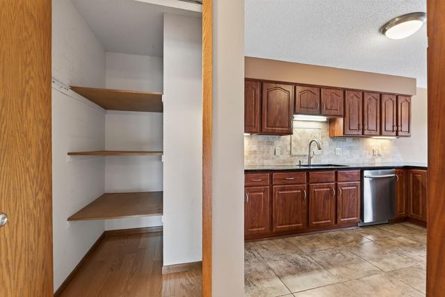 4480 Clover Lane A, Eagan, MN 55122