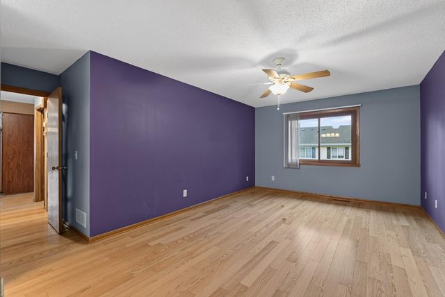 4480 Clover Lane A, Eagan, MN 55122