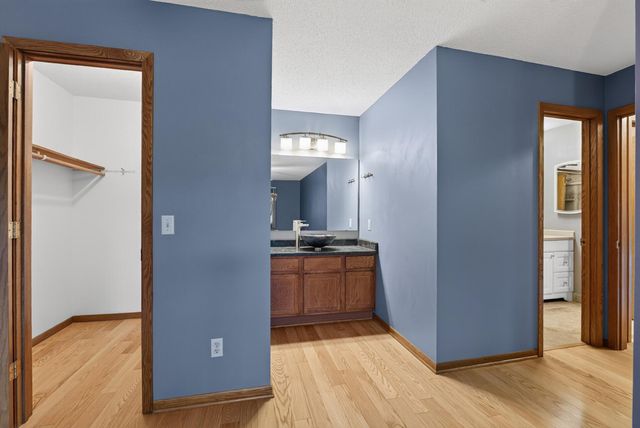 4480 Clover Lane A, Eagan, MN 55122