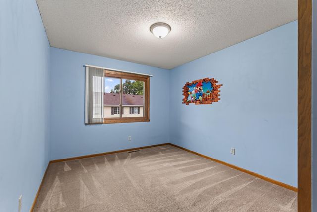 4480 Clover Lane A, Eagan, MN 55122