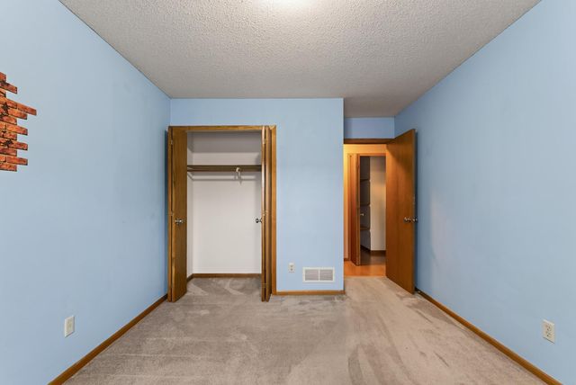 4480 Clover Lane A, Eagan, MN 55122