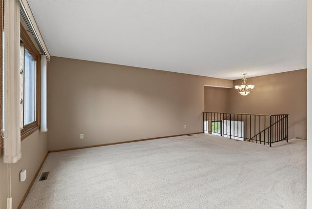 4480 Clover Lane A, Eagan, MN 55122