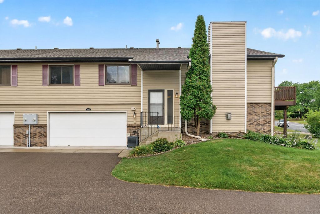4480 Clover Lane A, Eagan, MN 55122