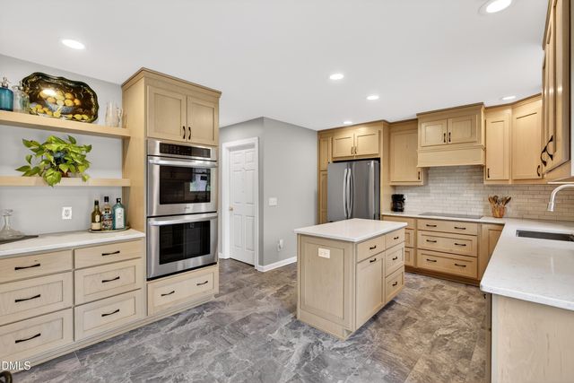 805 Barneswyck Drive, Fuquay Varina, NC 27526