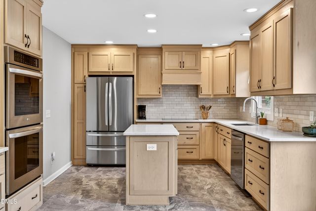 805 Barneswyck Drive, Fuquay Varina, NC 27526