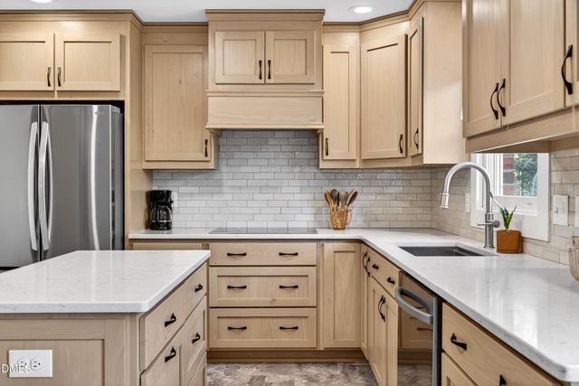 805 Barneswyck Drive, Fuquay Varina, NC 27526