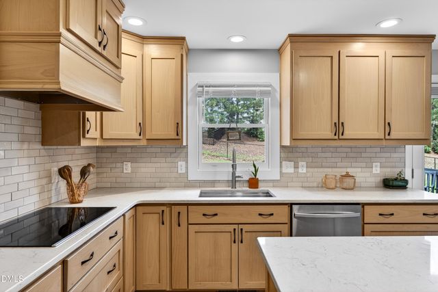 805 Barneswyck Drive, Fuquay Varina, NC 27526