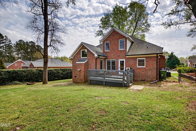 805 Barneswyck Drive, Fuquay Varina, NC 27526