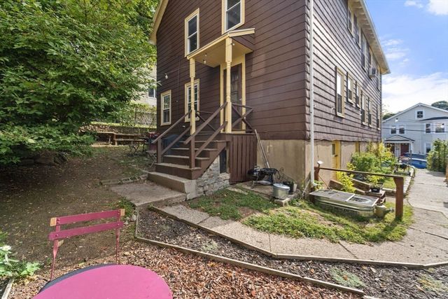 25 Tip Top 2, Boston, MA 02135