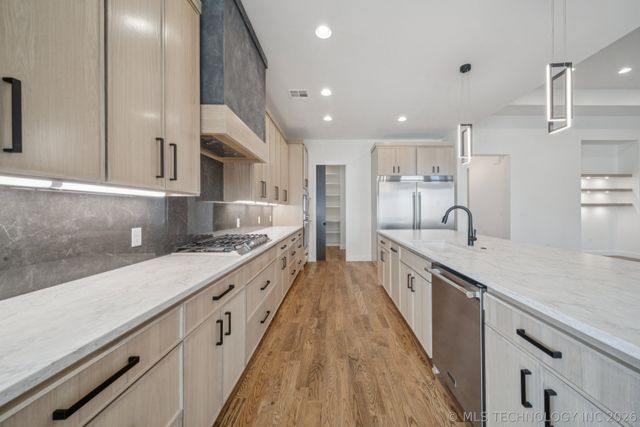 2335 E 135th Drive S, Bixby, OK 74008