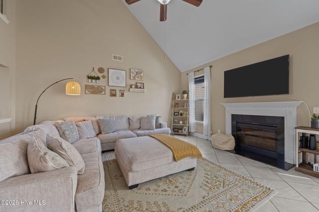 304 Bear Run, Maple Hill, NC 28454