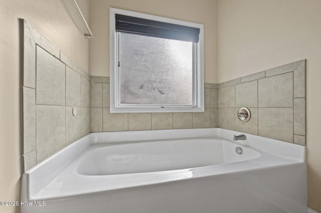 304 Bear Run, Maple Hill, NC 28454