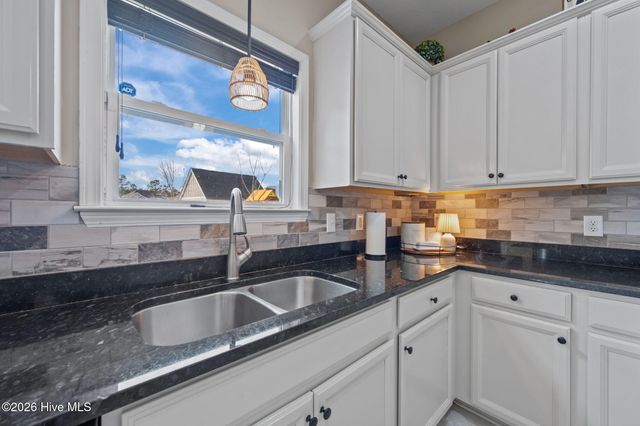 304 Bear Run, Maple Hill, NC 28454