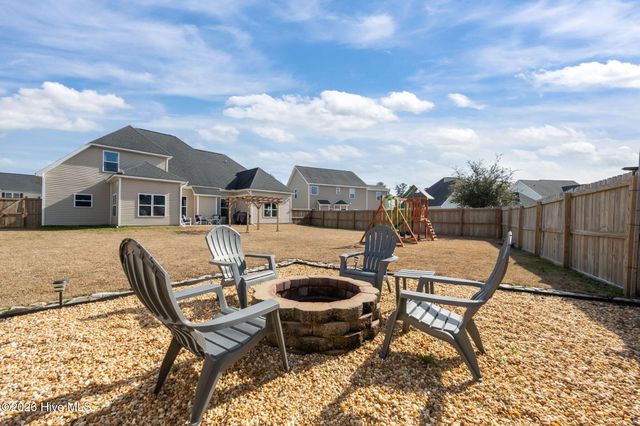 304 Bear Run, Maple Hill, NC 28454