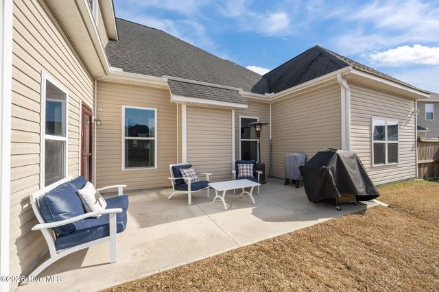 304 Bear Run, Maple Hill, NC 28454