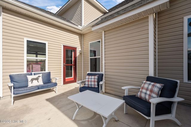 304 Bear Run, Maple Hill, NC 28454