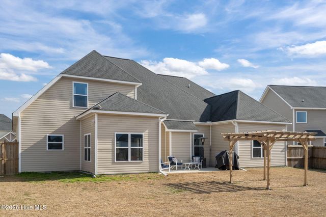 304 Bear Run, Maple Hill, NC 28454