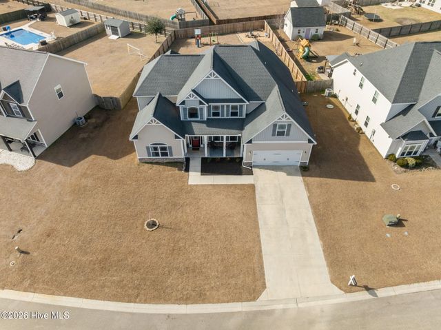 304 Bear Run, Maple Hill, NC 28454