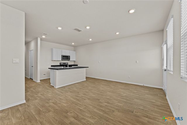 140 Kendall Lane, Uhland, TX 78656