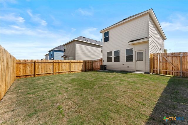 140 Kendall Lane, Uhland, TX 78656