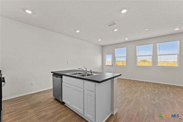 140 Kendall Lane, Uhland, TX 78656