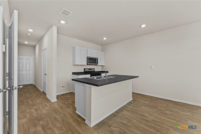 140 Kendall Lane, Uhland, TX 78656