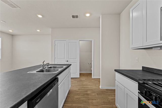 140 Kendall Lane, Uhland, TX 78656