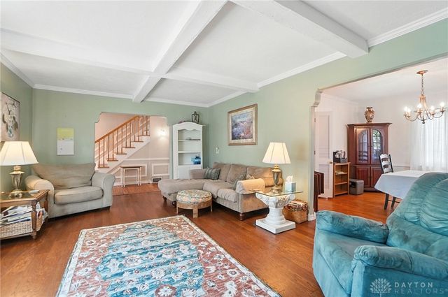 1305 E Schantz Avenue, Oakwood, OH 45419