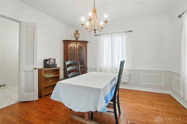 1305 E Schantz Avenue, Oakwood, OH 45419