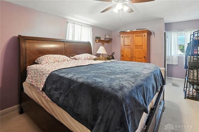 1305 E Schantz Avenue, Oakwood, OH 45419