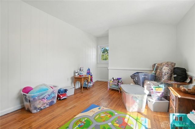 1305 E Schantz Avenue, Oakwood, OH 45419
