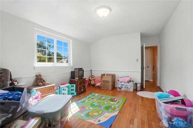 1305 E Schantz Avenue, Oakwood, OH 45419