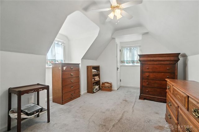 1305 E Schantz Avenue, Oakwood, OH 45419