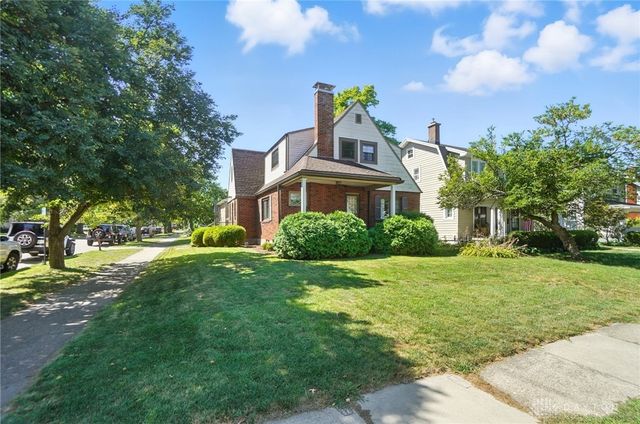 1305 E Schantz Avenue, Oakwood, OH 45419