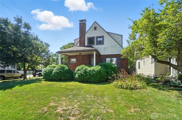 1305 E Schantz Avenue, Oakwood, OH 45419