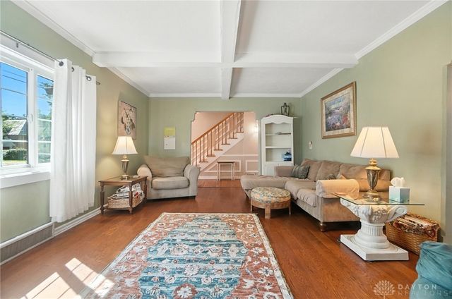 1305 E Schantz Avenue, Oakwood, OH 45419
