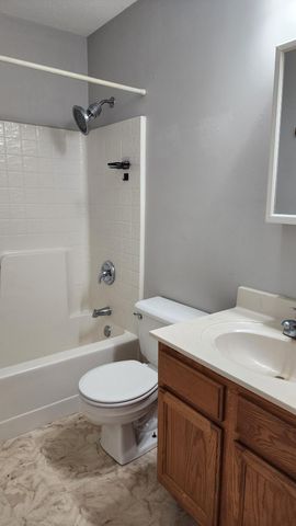 831 7th Street NW, Rochester, MN 55901