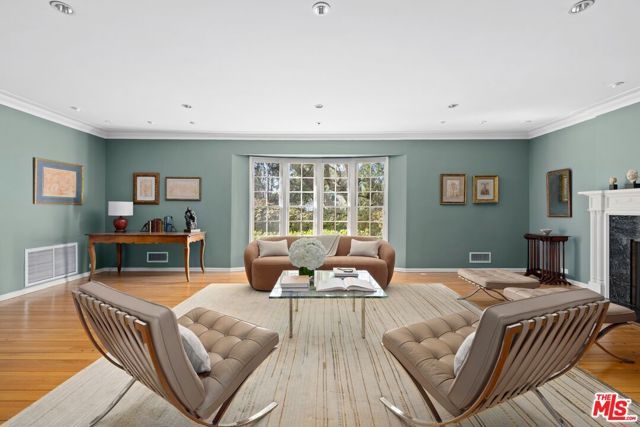 10339 Glenbarr Avenue, Los Angeles, CA 90064