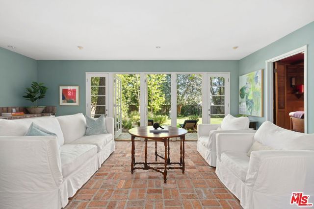 10339 Glenbarr Avenue, Los Angeles, CA 90064