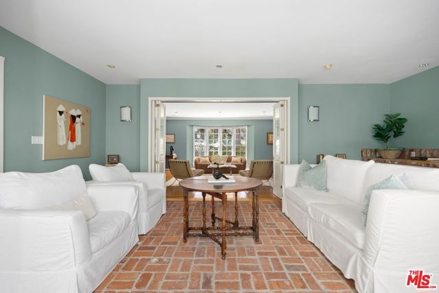 10339 Glenbarr Avenue, Los Angeles, CA 90064